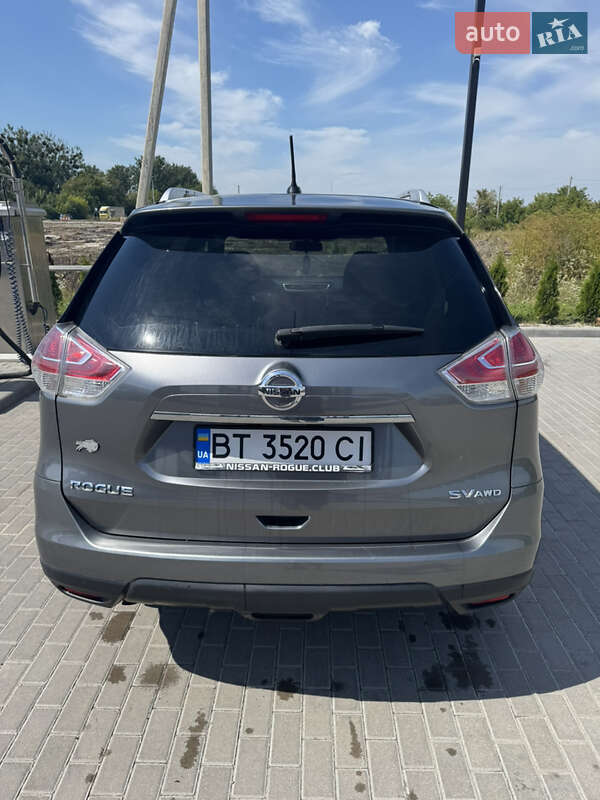 Внедорожник / Кроссовер Nissan Rogue 2015 в Золочеве