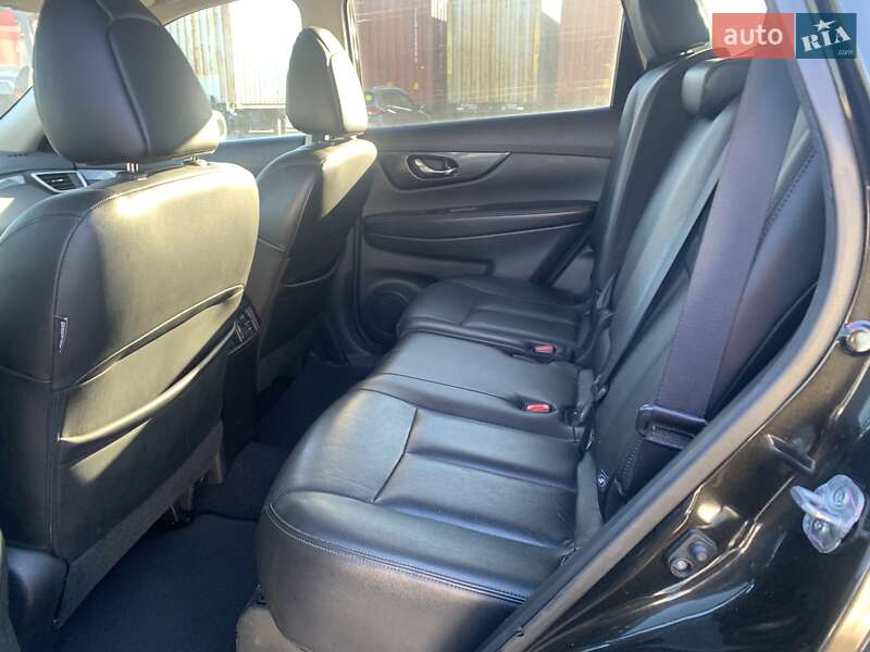 Внедорожник / Кроссовер Nissan Rogue 2015 в Ровно Внедорожник / Кроссовер Nissan Rogue 2015 в Ровно