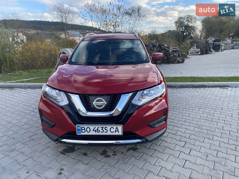 Внедорожник / Кроссовер Nissan Rogue 2017 в Бережанах