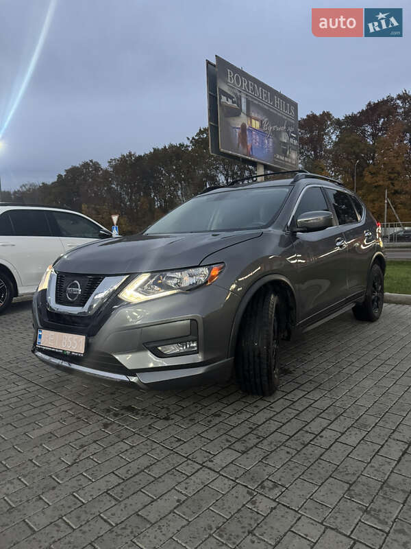 Внедорожник / Кроссовер Nissan Rogue 2018 в Луцке