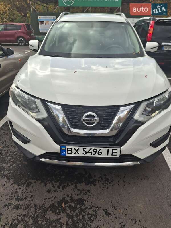 Внедорожник / Кроссовер Nissan Rogue 2017 в Хмельницком