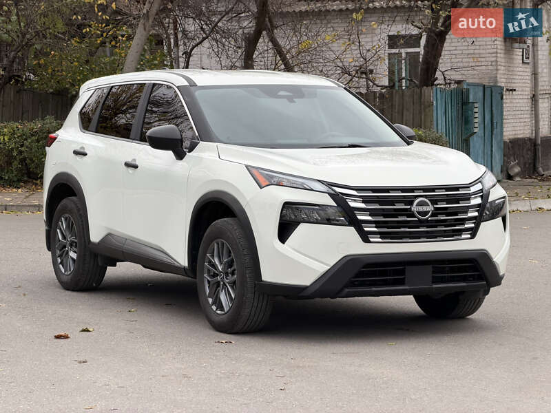 Внедорожник / Кроссовер Nissan Rogue 2023 в Запорожье