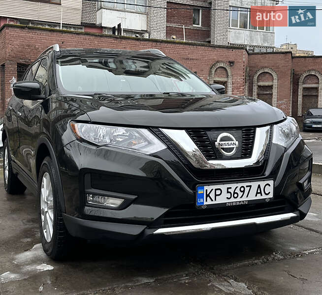 Внедорожник / Кроссовер Nissan Rogue 2018 в Запорожье