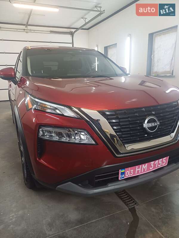 Внедорожник / Кроссовер Nissan Rogue 2022 в Луцке