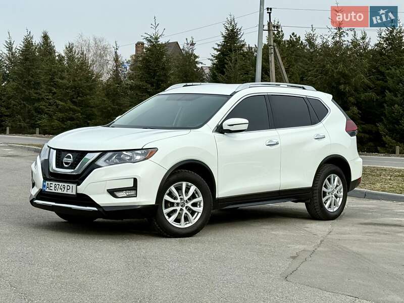 Внедорожник / Кроссовер Nissan Rogue 2017 в Днепре
