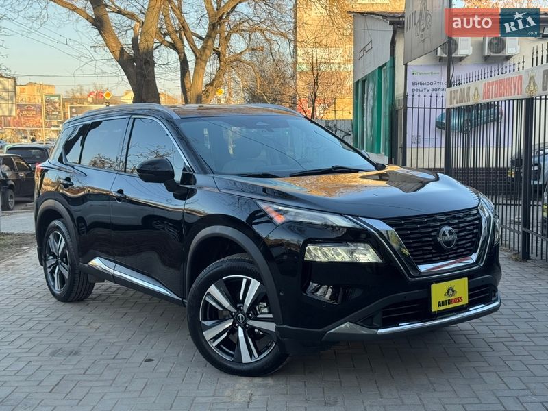 Внедорожник / Кроссовер Nissan Rogue 2023 в Николаеве