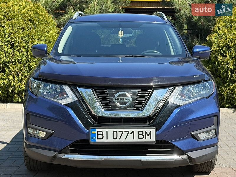 Внедорожник / Кроссовер Nissan Rogue 2017 в Кременчуге