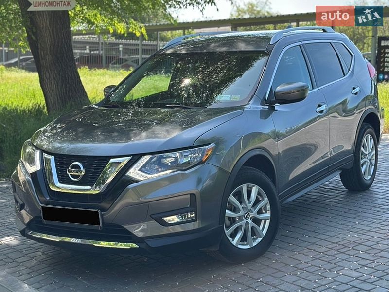 Внедорожник / Кроссовер Nissan Rogue 2017 в Каменском