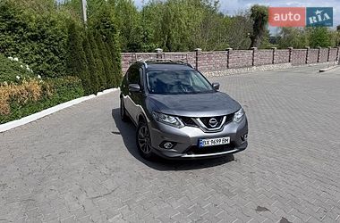 Внедорожник / Кроссовер Nissan Rogue 2016 в Хмельницком