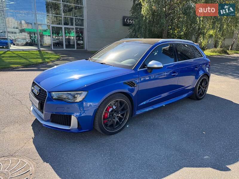 Хэтчбек Audi RS3 Sportback 2016 в Киеве