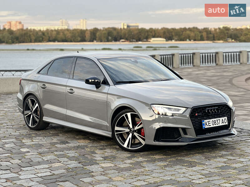 Седан Audi RS3 2020 в Киеве
