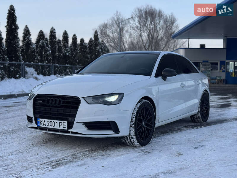 Седан Audi S3 2014 в Смілі