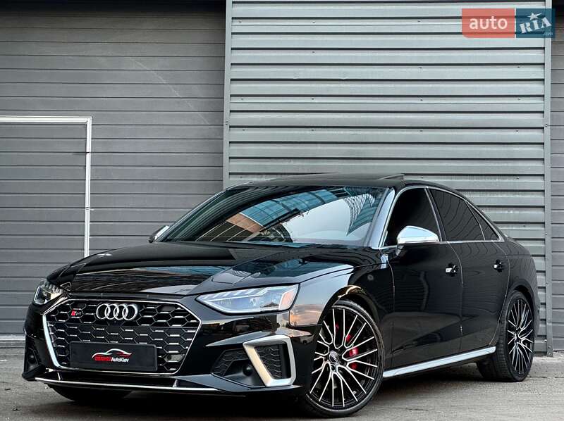 Седан Audi S4 2022 в Киеве