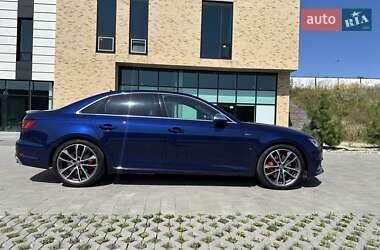 Седан Audi S4 2017 в Хмельницком