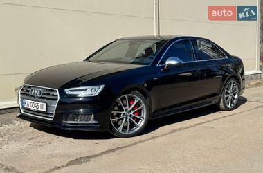 Седан Audi S4 2017 в Вишгороді