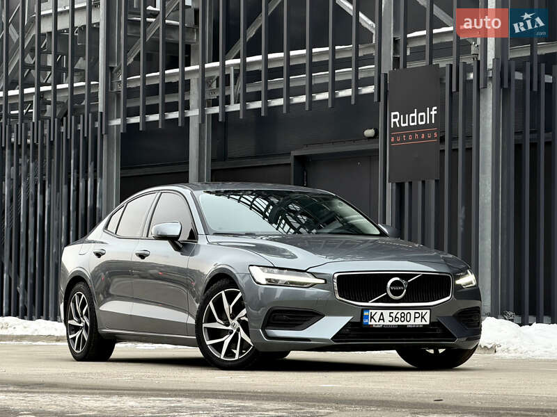 Седан Volvo S60 2019 в Киеве