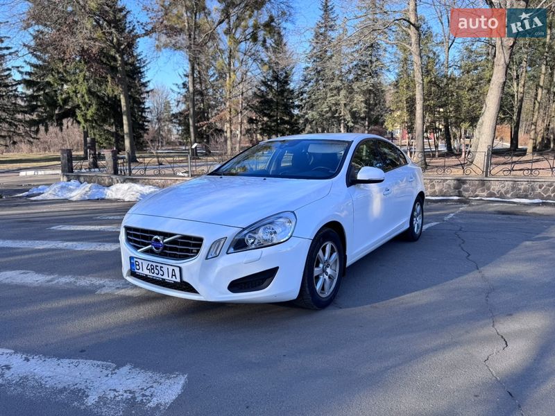 Седан Volvo S60 2012 в Киеве