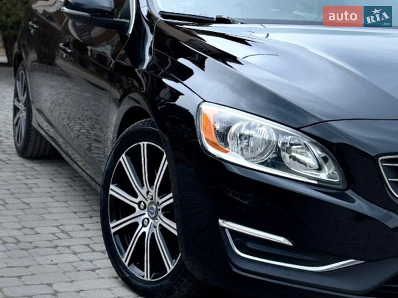 Седан Volvo S60 2017 в Надвірній