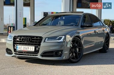 Седан Audi S8 2017 в Днепре
