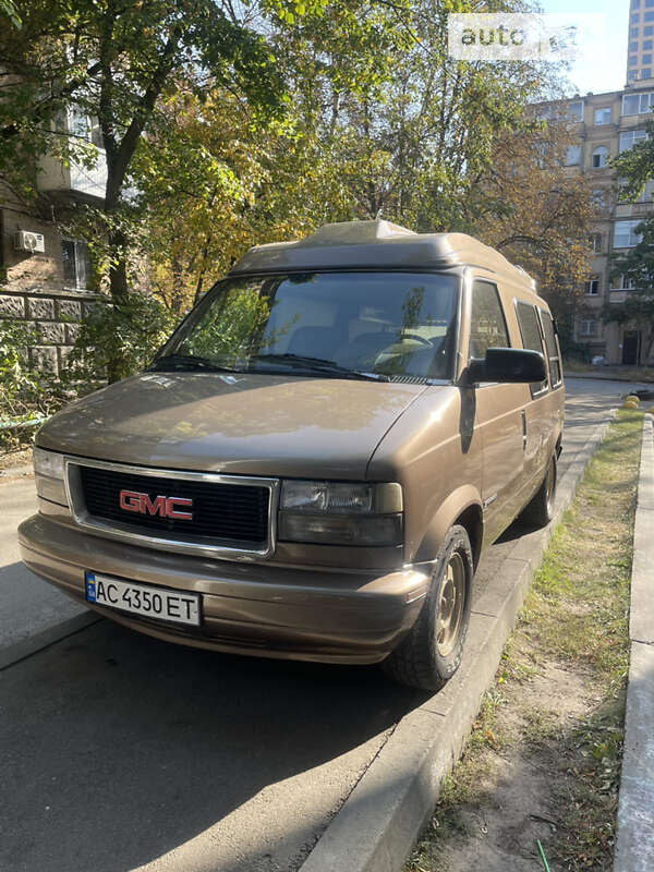 Минивэн GMC Safari 1995 в Киеве