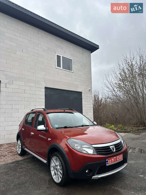 Внедорожник / Кроссовер Dacia Sandero StepWay 2011 в Хороле Внедорожник / Кроссовер Dacia Sandero StepWay 2011 в Хороле