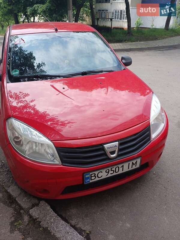 Хэтчбек Dacia Sandero 2010 в Львове