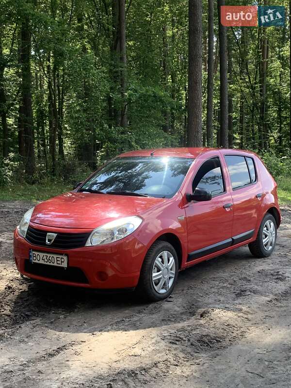 Хэтчбек Dacia Sandero 2009 в Кременце Хэтчбек Dacia Sandero 2009 в Кременце