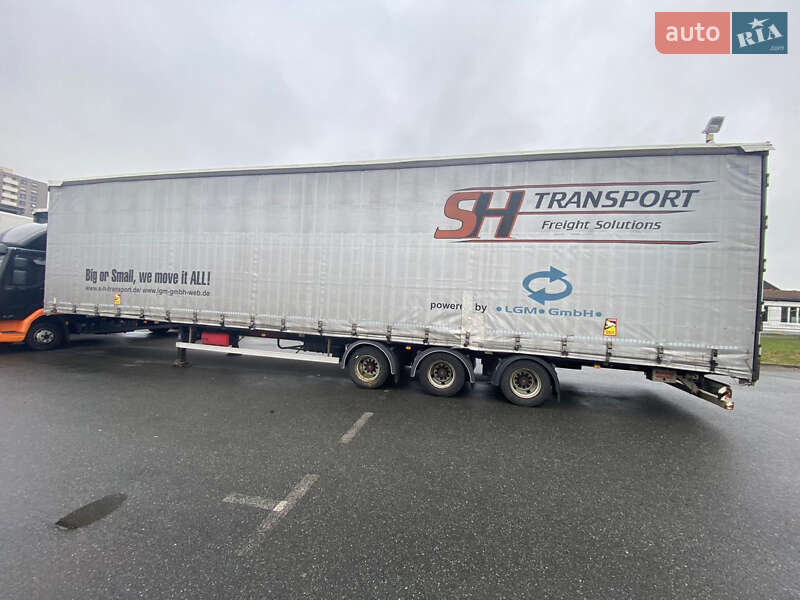 Тентованный борт (штора) - полуприцеп Kassbohrer SC 2015 в Ковеле