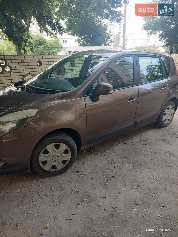 Минивэн Renault Scenic 2011 в Черкассах