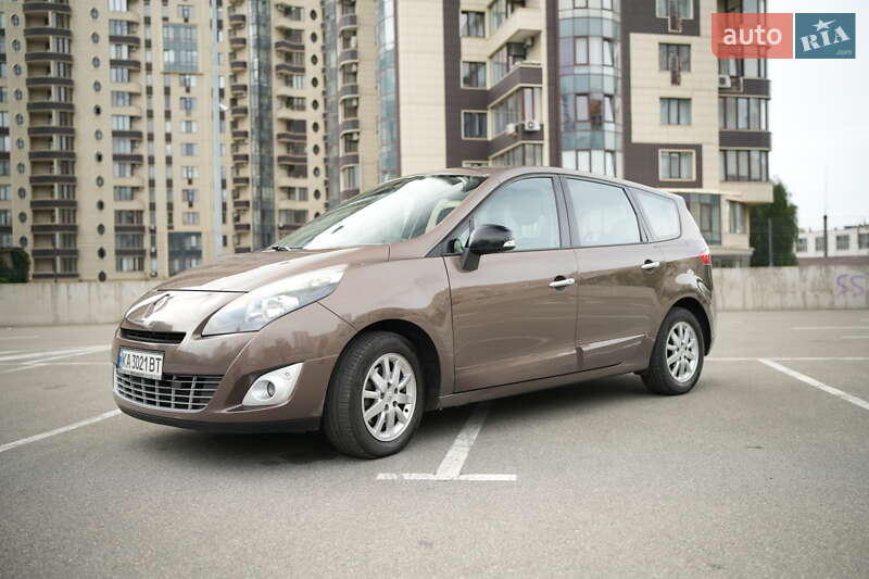 Минивэн Renault Scenic 2011 в Киеве Минивэн Renault Scenic 2011 в Киеве