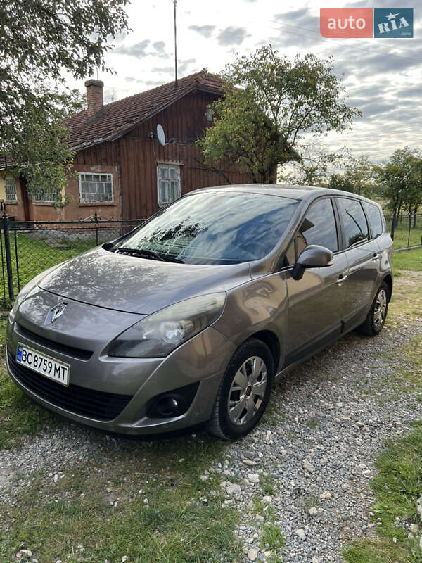 Минивэн Renault Scenic 2010 в Дрогобыче
