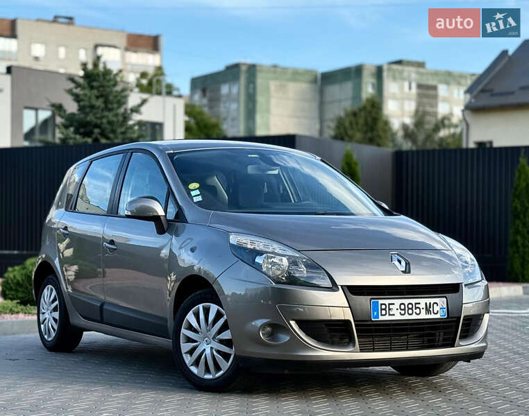 Минивэн Renault Scenic 2010 в Луцке