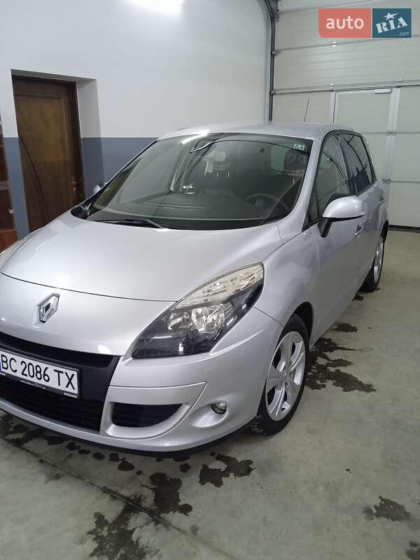 Минивэн Renault Scenic 2010 в Стрые Минивэн Renault Scenic 2010 в Стрые