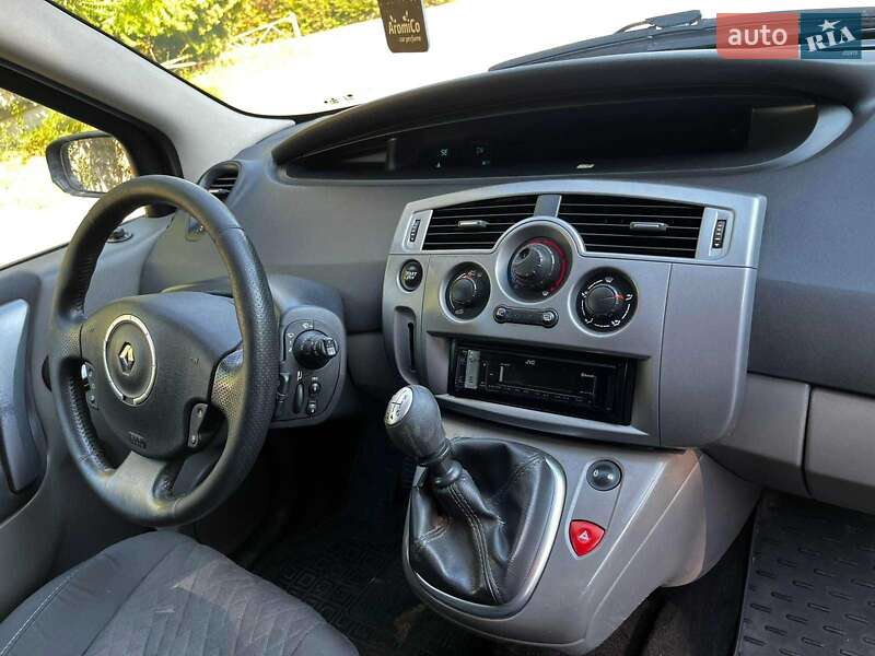 Минивэн Renault Scenic 2009 в Млинове Минивэн Renault Scenic 2009 в Млинове