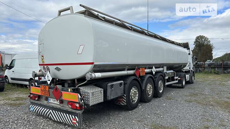 Цистерна SACIM SCX 2003 в Стрые