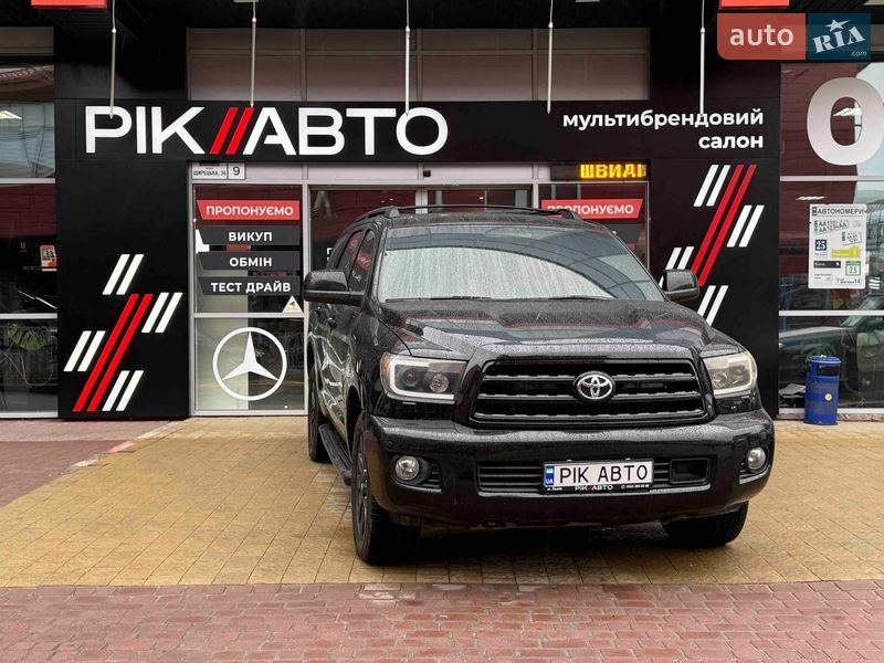 Внедорожник / Кроссовер Toyota Sequoia 2015 в Львове