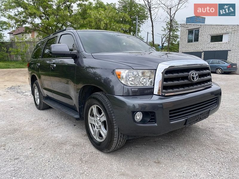 Внедорожник / Кроссовер Toyota Sequoia 2012 в Днепре