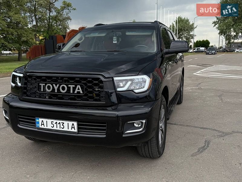 Внедорожник / Кроссовер Toyota Sequoia 2013 в Киеве