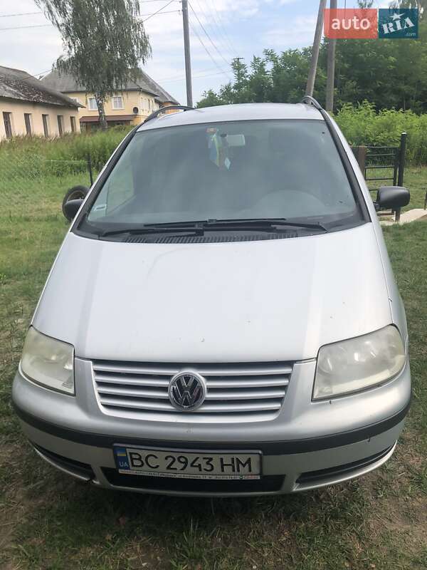 Минивэн Volkswagen Sharan 2001 в Краковце Минивэн Volkswagen Sharan 2001 в Краковце