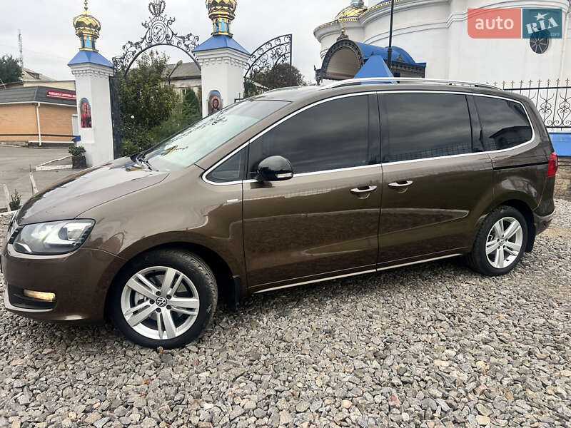 Минивэн Volkswagen Sharan 2012 в Ромнах Минивэн Volkswagen Sharan 2012 в Ромнах