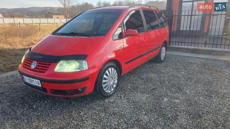 Минивэн Volkswagen Sharan 2001 в Тячеве