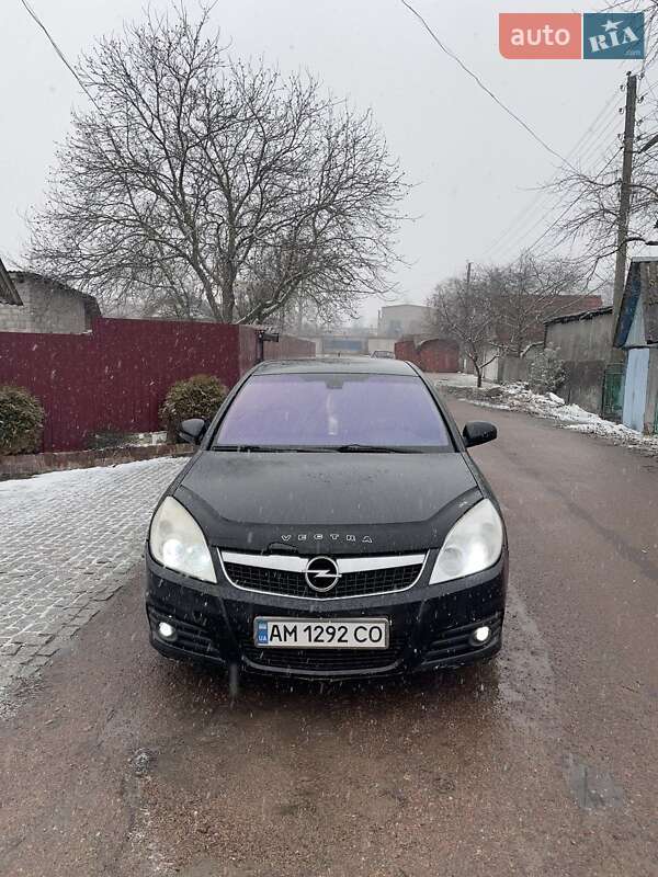 Хэтчбек Opel Signum 2006 в Коростене Хэтчбек Opel Signum 2006 в Коростене