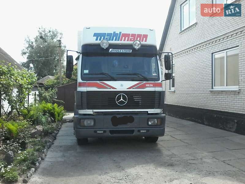 Вантажний фургон Mercedes-Benz SK-Series 1994 в Котельві