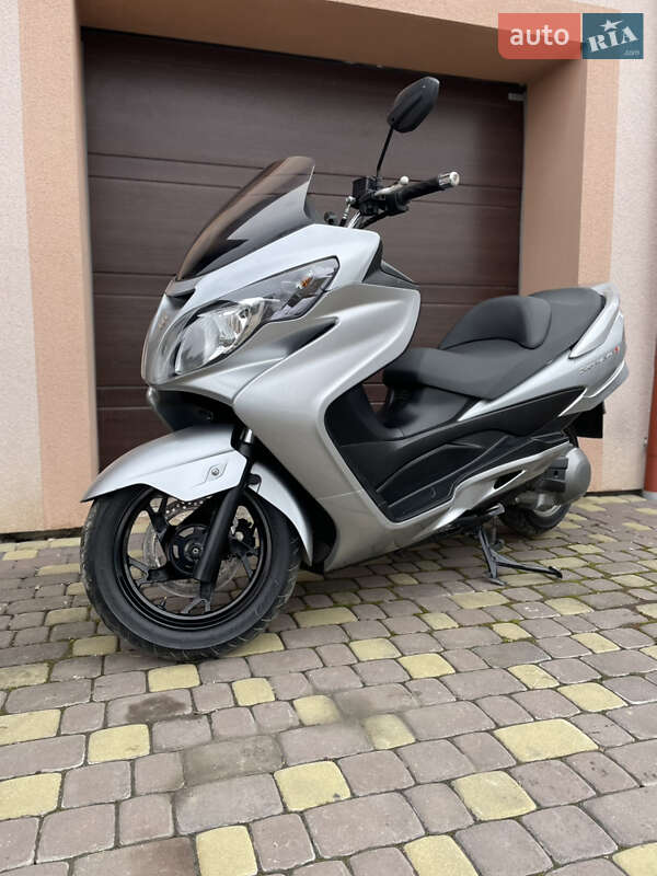 Макси-скутер Suzuki Skywave 250 2008 в Галиче Макси-скутер Suzuki Skywave 250 2008 в Галиче
