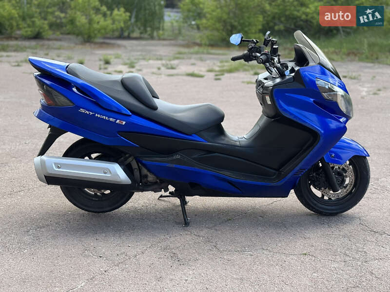 Макси-скутер Suzuki Skywave 400 2007 в Сновске