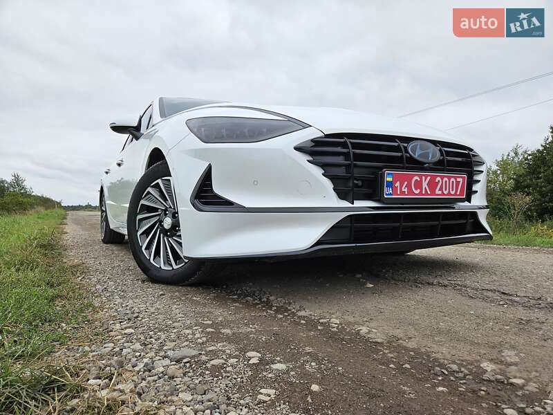 Седан Hyundai Sonata 2022 в Рогатине