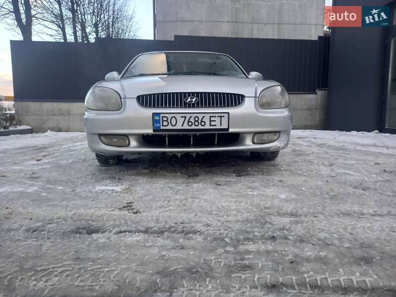 Седан Hyundai Sonata 2000 в Луцке