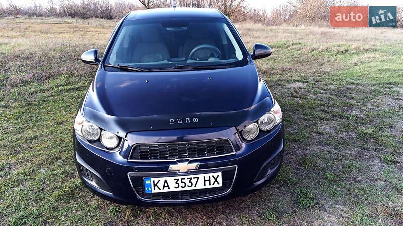 Седан Chevrolet Sonic 2015 в Киеве