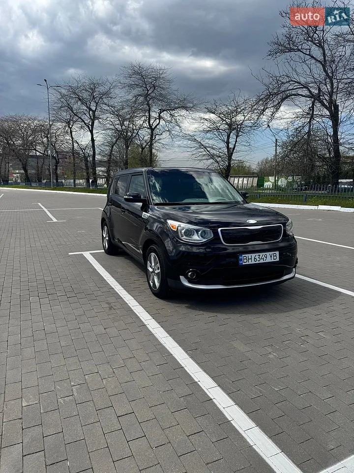 Kia Soul Ev 2017 photo 2