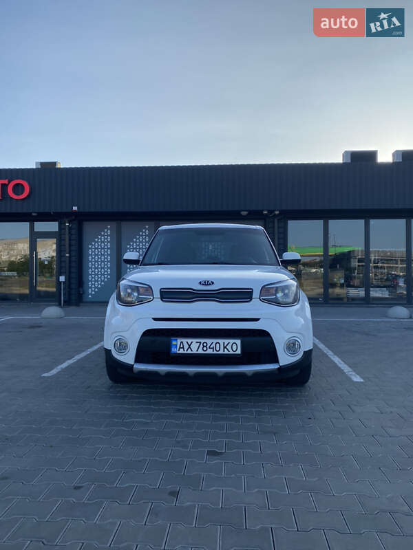 Внедорожник / Кроссовер Kia Soul 2016 в Вознесенске Внедорожник / Кроссовер Kia Soul 2016 в Вознесенске